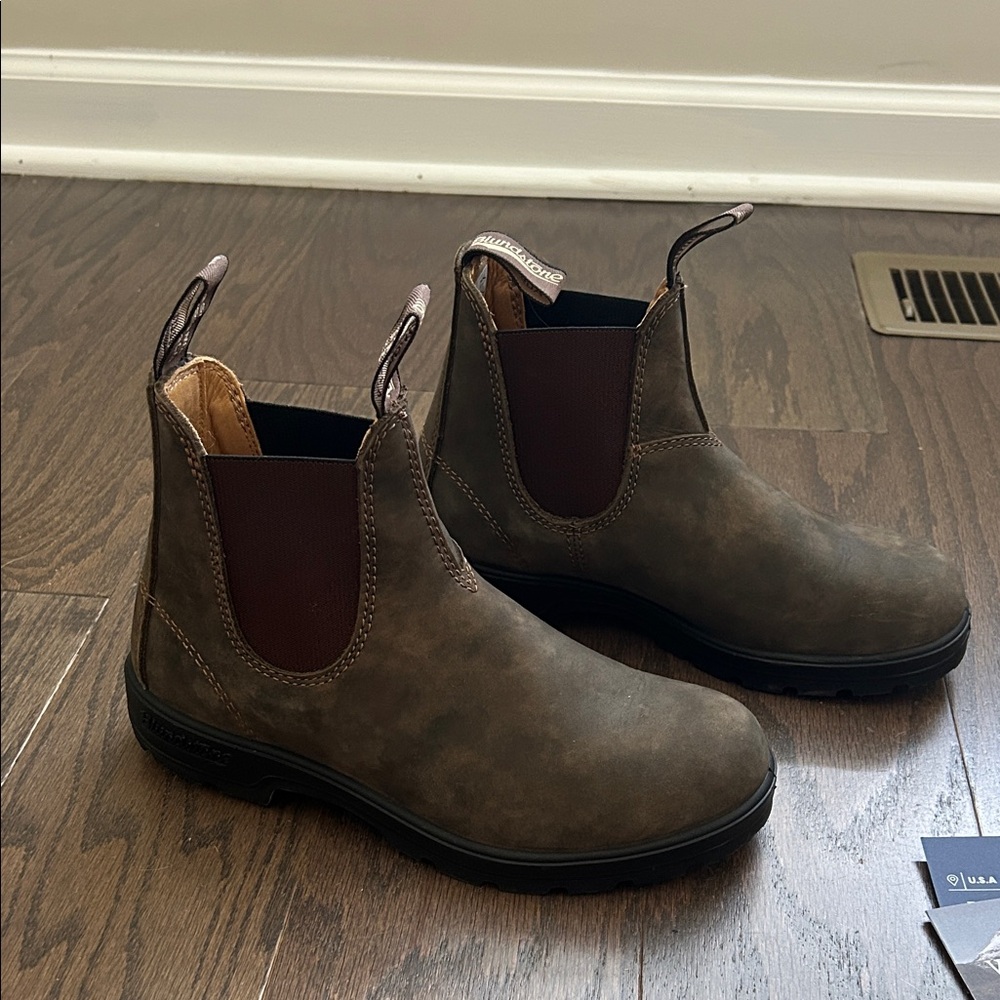 Blundstone Rustic Brown Classic Chelsea Boots, Size 7 Womens